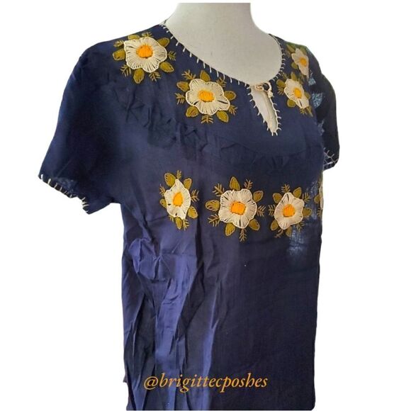 HANDMADE Traditional Embroidered Mexican Blouse - Picture 2 of 12